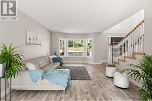 7967 Falcon Ridge Crescent - Photo 11