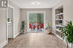7967 Falcon Ridge Crescent - Photo 16