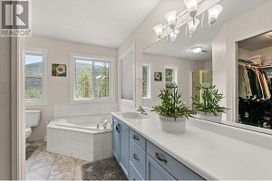 7967 Falcon Ridge Crescent - Photo 38