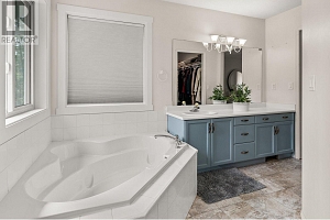 7967 Falcon Ridge Crescent - Photo 41