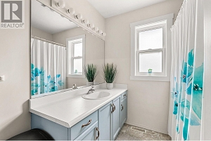 7967 Falcon Ridge Crescent - Photo 47