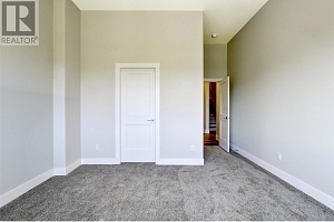 1051 Aurora Heights - Photo 44