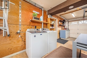 1301 43 Avenue - Photo 41