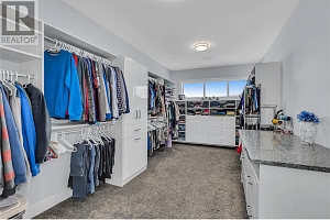 1088 Clarance Avenue - Photo 42