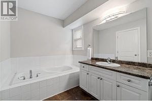 2042 Moonbeam Close - Photo 19