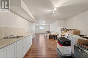 2042 Moonbeam Close - Photo 33