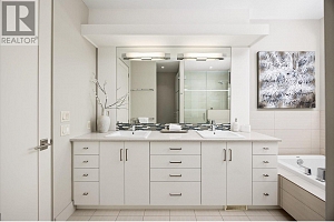 5560 Lakeshore Road - Photo 19