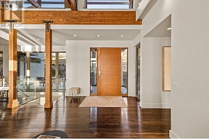 5560 Lakeshore Road - Photo 3