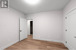 1671 Harbour View Crescent - Photo 28