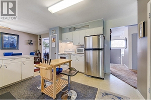280 Dougall Road S - Photo 8