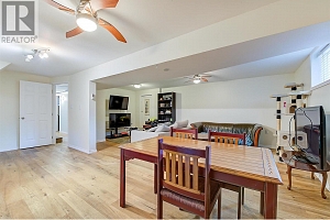 184 Snowsell Street N - Photo 32