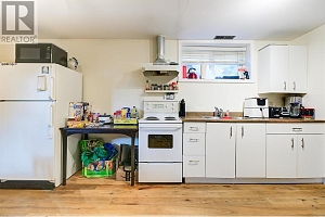 184 Snowsell Street N - Photo 33