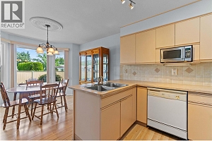 153 Salmon Arm Drive Unit# 11 - Photo 11