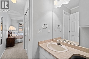 153 Salmon Arm Drive Unit# 11 - Photo 16