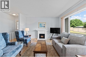 153 Salmon Arm Drive Unit# 11 - Photo 3