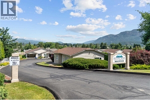 153 Salmon Arm Drive Unit# 11 - Photo 33