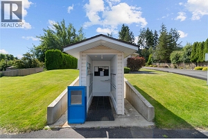 153 Salmon Arm Drive Unit# 11 - Photo 34