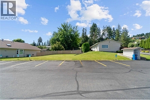 153 Salmon Arm Drive Unit# 11 - Photo 40