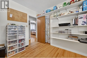 1498 Lombardy Square - Photo 16