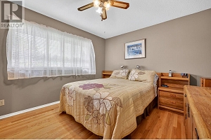 1498 Lombardy Square - Photo 17