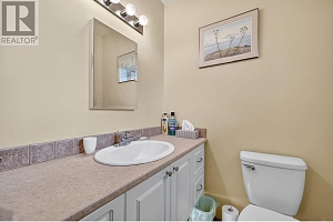 1498 Lombardy Square - Photo 19