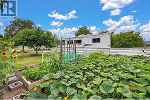 1498 Lombardy Square - Photo 41