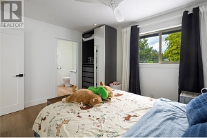 4265 Lakeshore Road - Photo 16