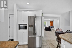 982 Paret Crescent - Photo 10