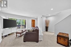 982 Paret Crescent - Photo 3