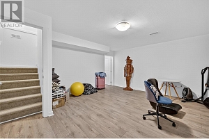 982 Paret Crescent - Photo 32