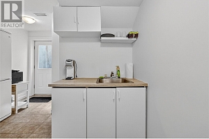 982 Paret Crescent - Photo 36