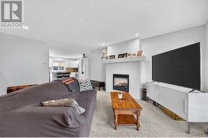 982 Paret Crescent - Photo 4