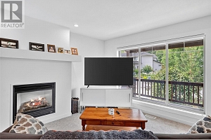 982 Paret Crescent - Photo 6