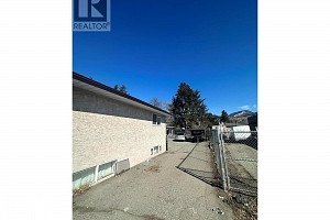 275 Rutland Road N - Photo 4