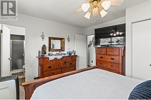 3927 16 Avenue - Photo 17