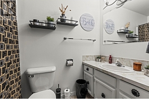 3927 16 Avenue - Photo 22