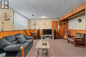 3927 16 Avenue - Photo 35