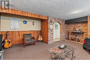 3927 16 Avenue - Photo 36