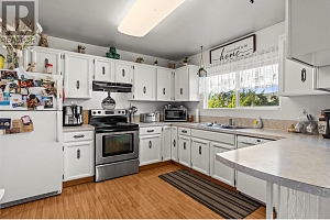 3927 16 Avenue - Photo 6