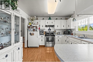 3927 16 Avenue - Photo 9