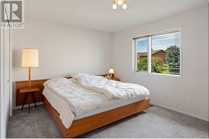 1049 Kelly Drive - Photo 12
