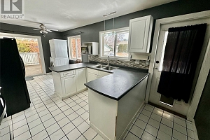 475 Hollywood Road S - Photo 4