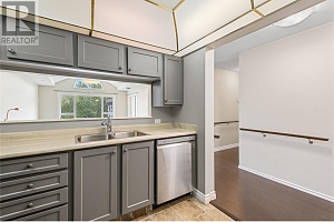 1045 Sutherland Avenue N Unit# 323 - Photo 11