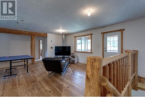 8600 33 Highway - Photo 28