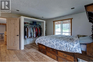 8600 33 Highway - Photo 34
