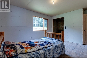 8600 33 Highway - Photo 41