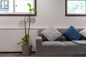 2056 Pandosy Street - Photo 10