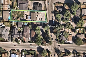 2056 Pandosy Street - Photo 2