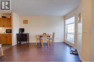 1605 15 Avenue - Photo 2