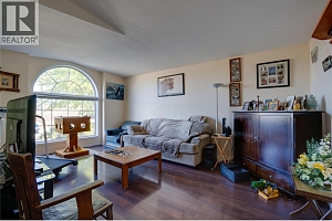 1605 15 Avenue - Photo 4